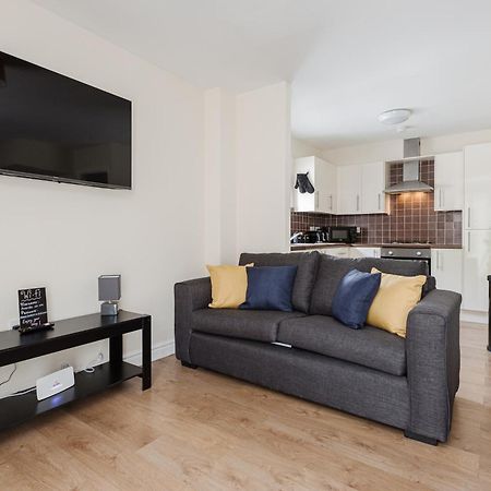 Oxheys House - 5 Bedrooms Contractors Parking Πρέστον Δωμάτιο φωτογραφία