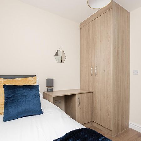 Oxheys House - 5 Bedrooms Contractors Parking Πρέστον Δωμάτιο φωτογραφία